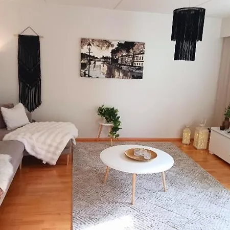 Cozy With Sauna And Free Parking Διαμέρισμα