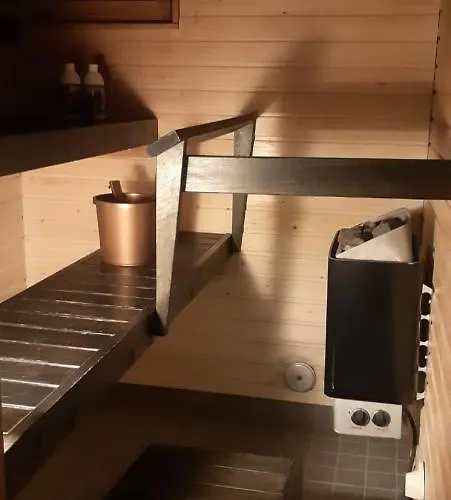 Cozy With Sauna And Free Parking Διαμέρισμα